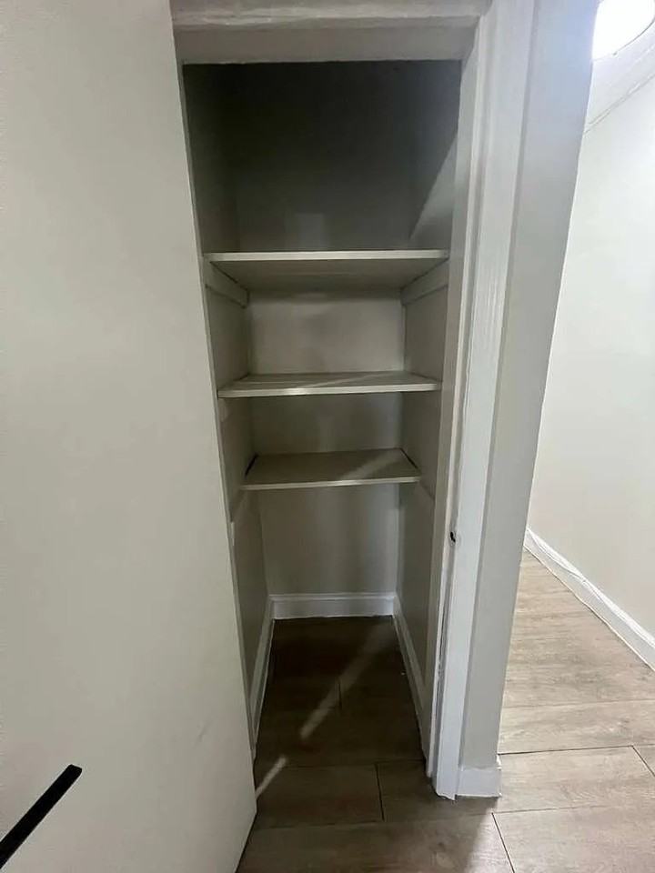 545 E 38th St #10 - Photo 4 of 12