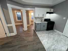 featured image of 104 Lawrence St #4