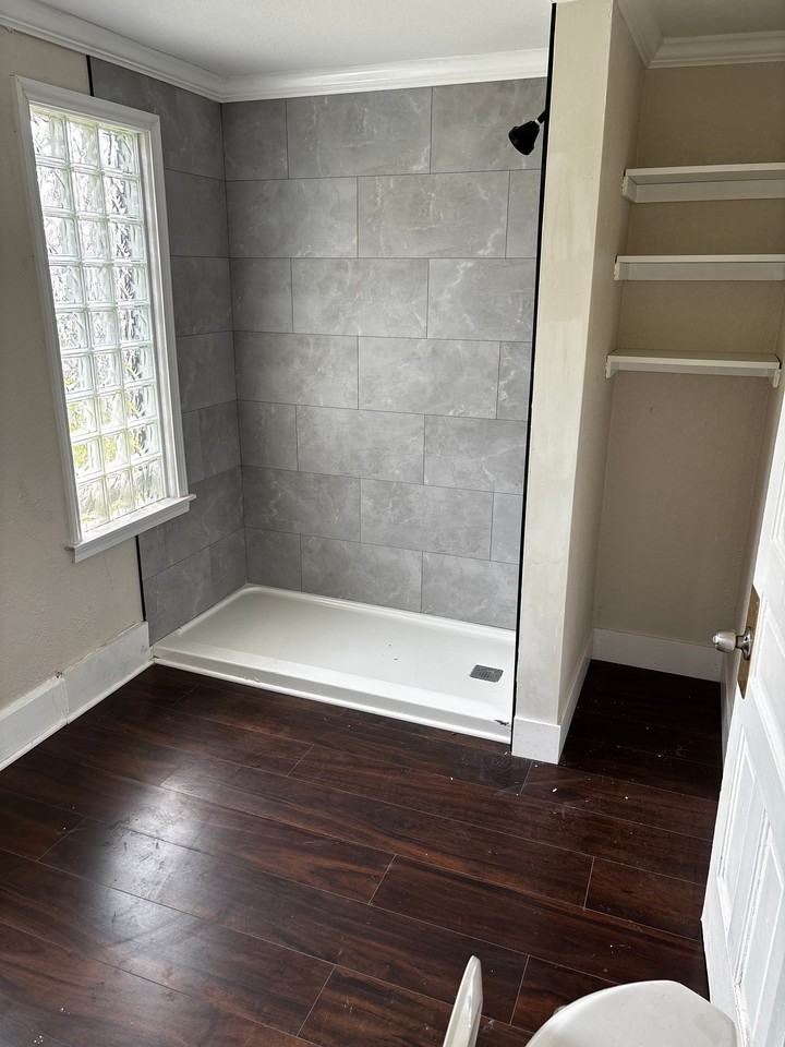 1827 Franklin St - Photo 5 of 17