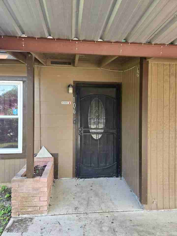 106 Knollwood Dr - Photo 2 of 7