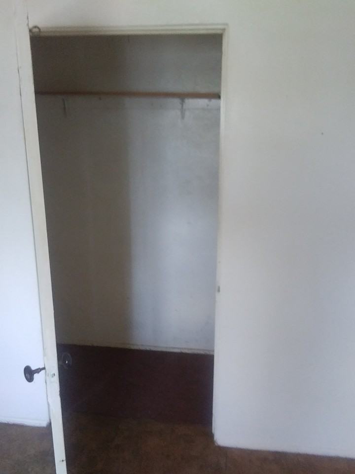 111 N 8th St #D - Photo 5 of 7