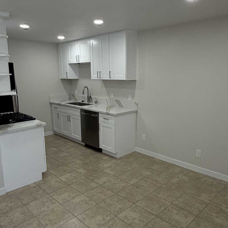 4326 Oregon St #9 - Photo 4 of 15