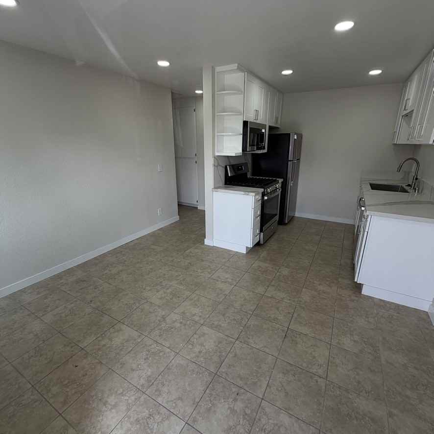 4326 Oregon St #9 - Photo 5 of 15