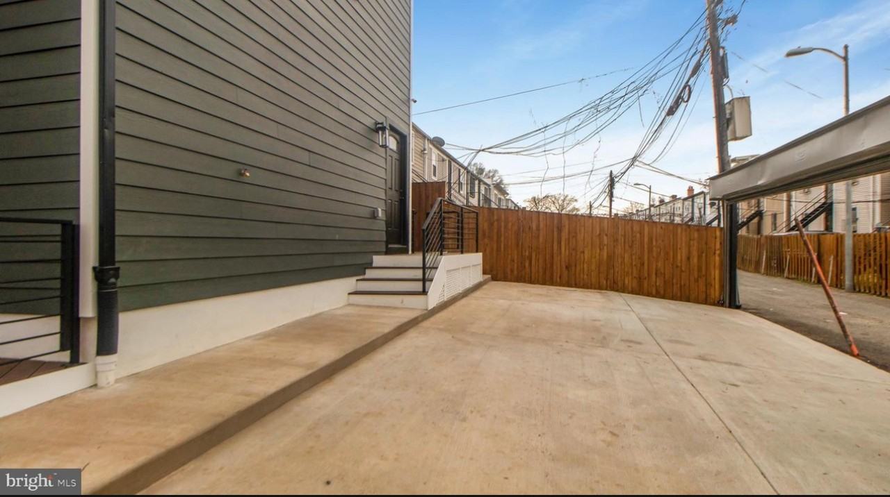 1722 W Virginia Ave Ne #3A - Photo 4 of 20