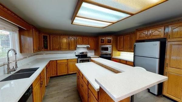 1471 Duthie Avenue - Photo 2 of 6