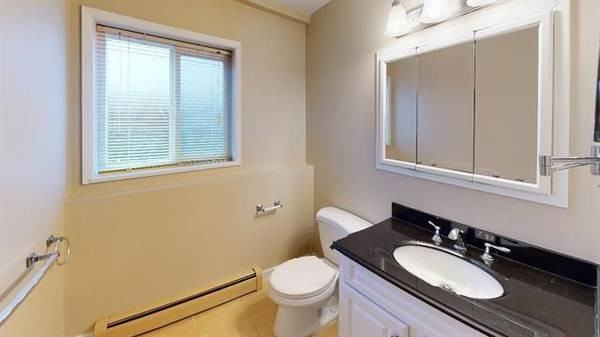 1471 Duthie Avenue - Photo 3 of 6