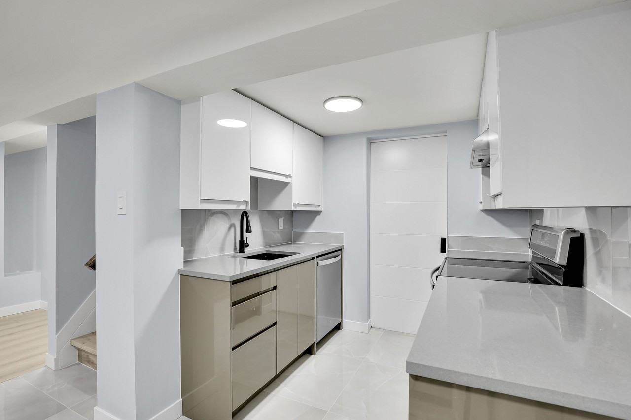 934 Smyth Road - Photo 6 of 18