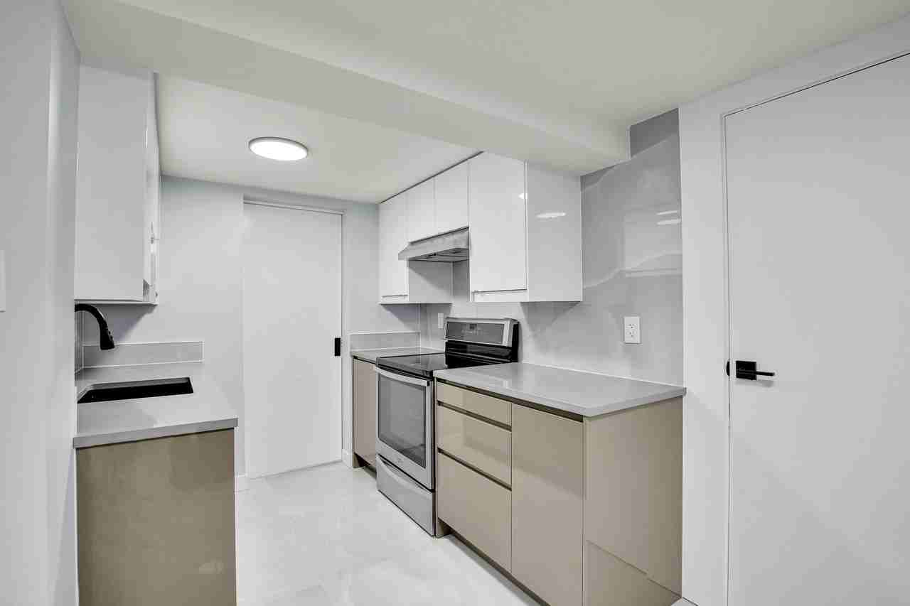 934 Smyth Road - Photo 4 of 18