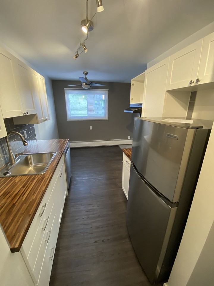 10260 116 St Nw - Photo 4 of 13