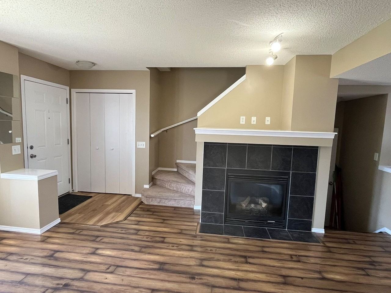 124 Elgin Pt Se - Photo 2 of 31