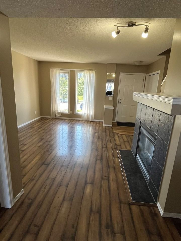 124 Elgin Pt Se - Photo 3 of 31