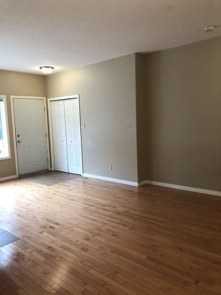 11133 -11133 82 Ave Nw - Photo 4 of 7