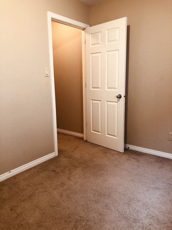 11133 -11133 82 Ave Nw - Photo 7 of 7
