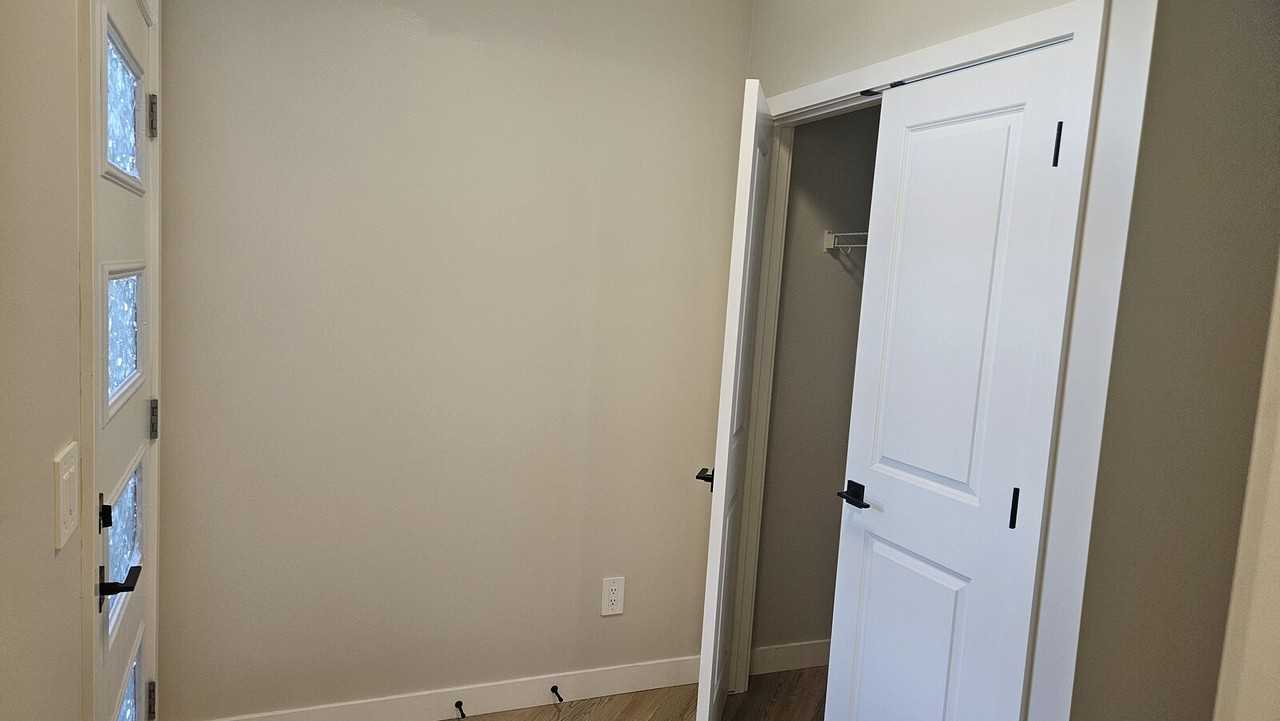 6322 27 Ave Sw - Photo 4 of 41