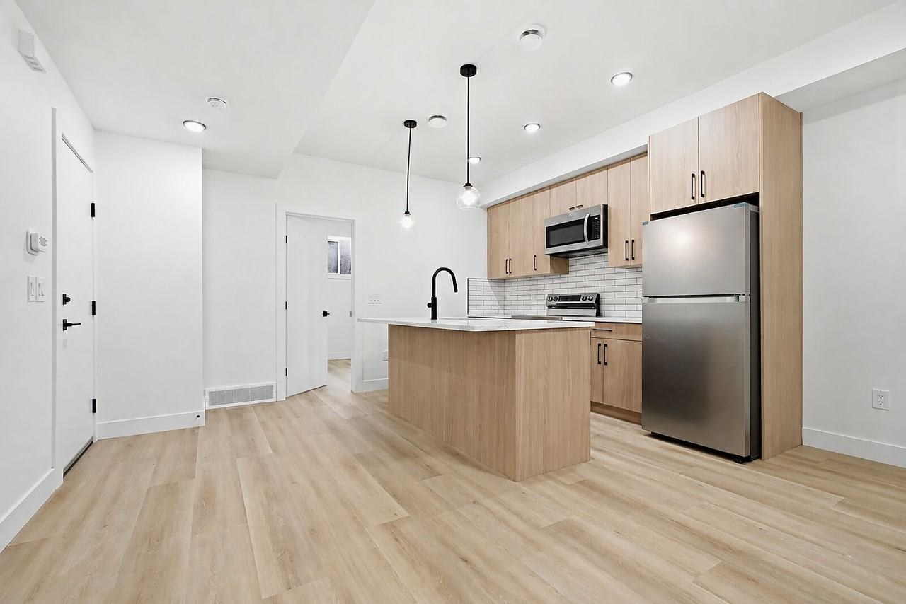 528 8a St Ne - Photo 4 of 7