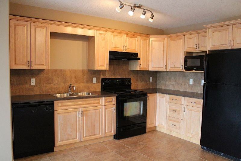 11935 106 St Nw - Photo 3 of 9