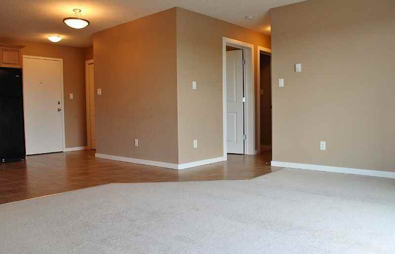 11935 106 St Nw - Photo 4 of 9