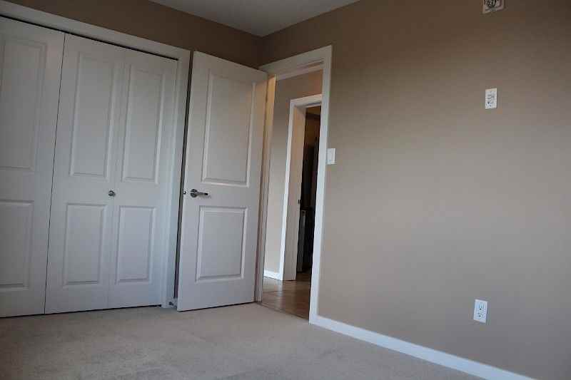 11935 106 St Nw - Photo 7 of 9