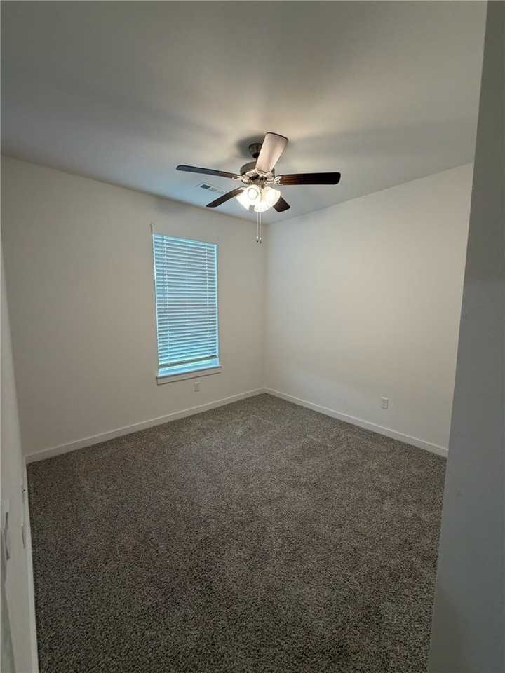4804 W Sturgeon St - Photo 2 of 11