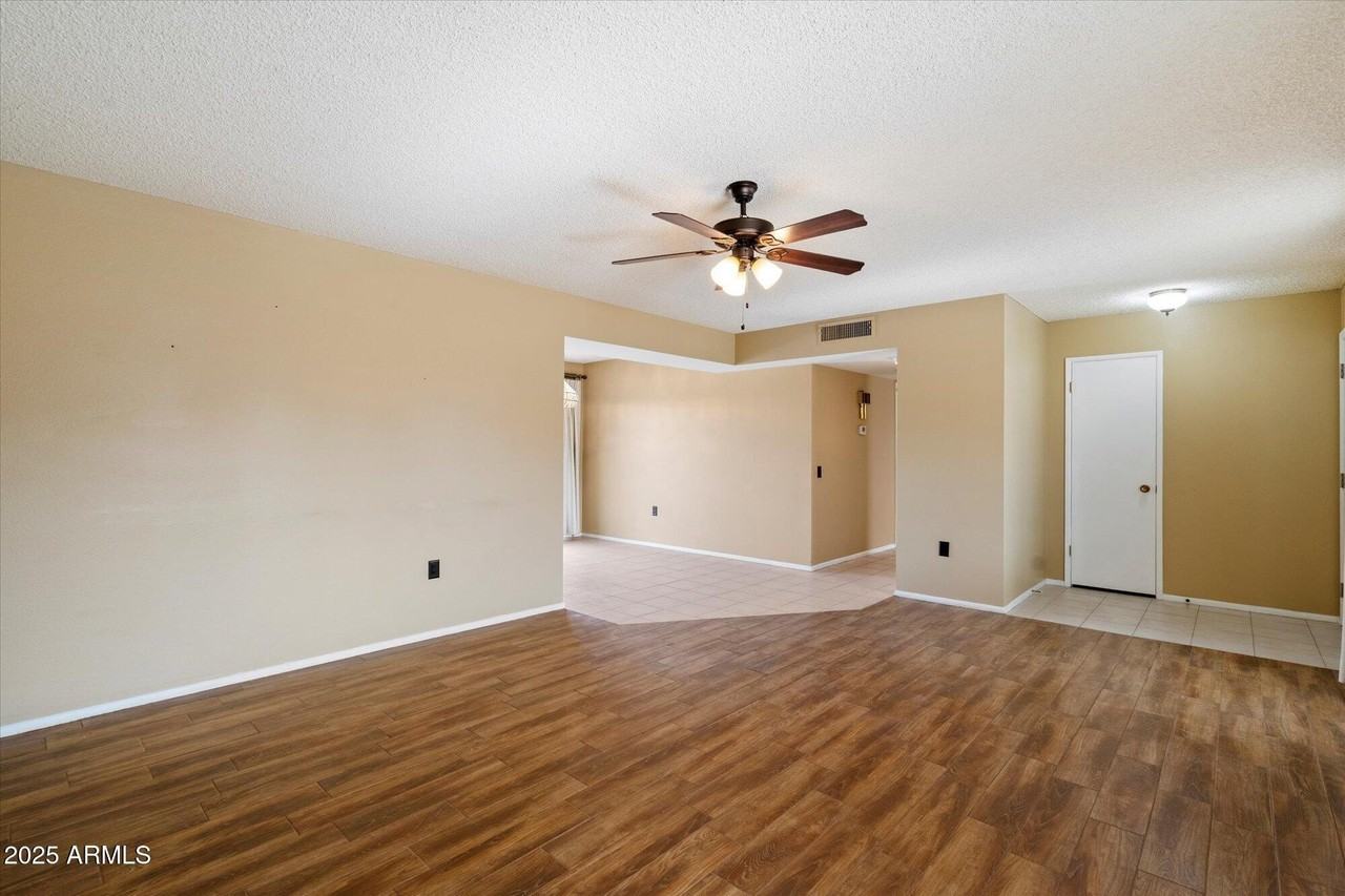10528 W Tumblewood Dr - Photo 4 of 20