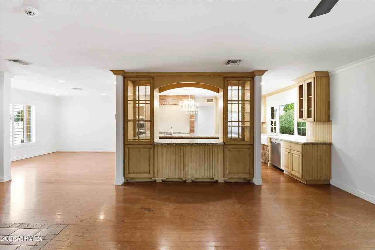 6830 E Wethersfield Rd - Photo 3 of 30