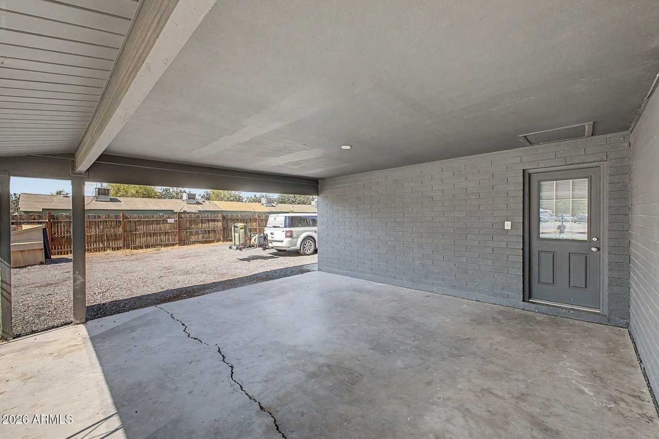 317 N Elm St - Photo 4 of 41