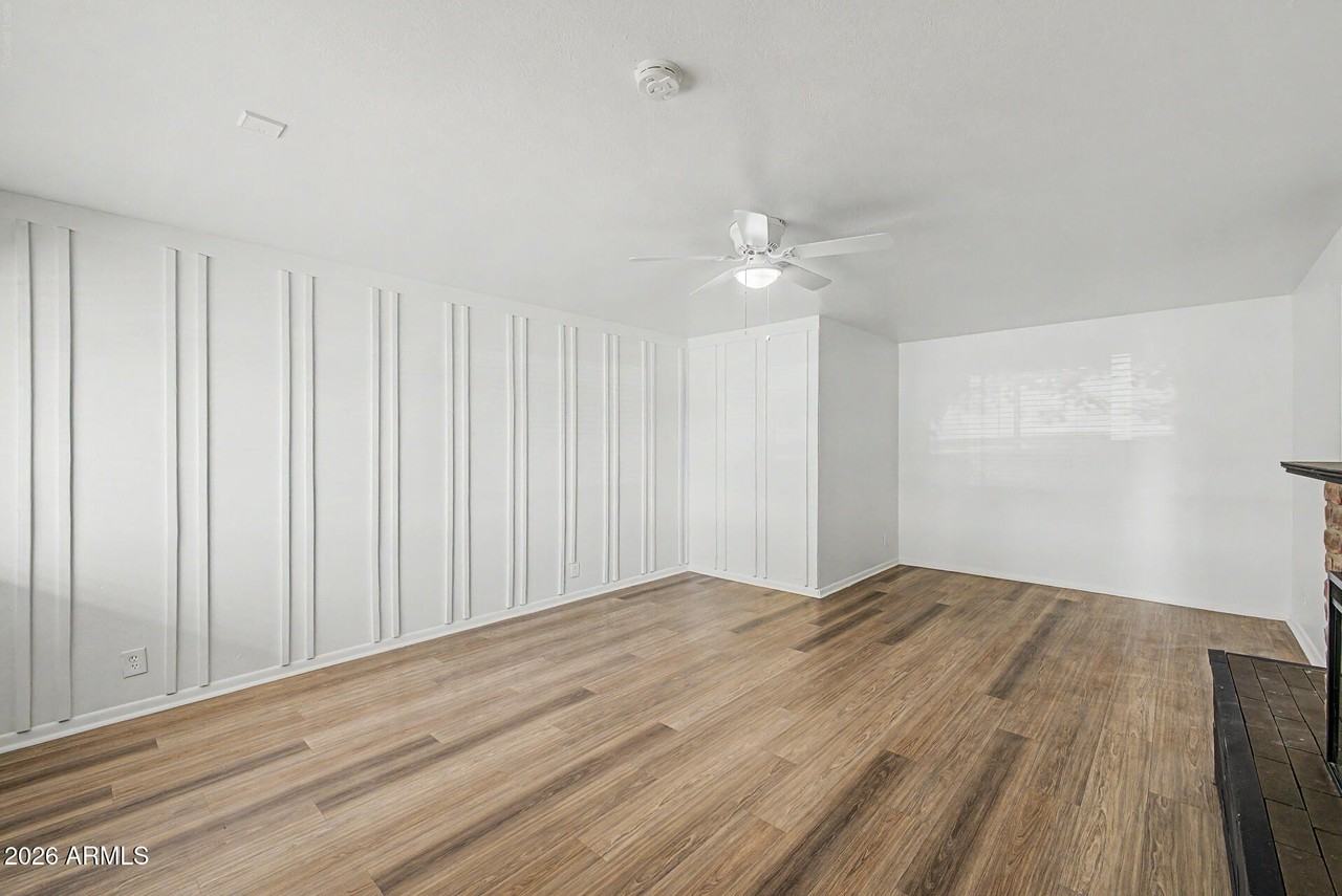 317 N Elm St - Photo 6 of 41