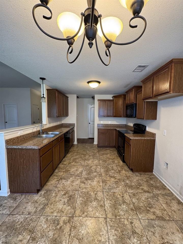 200 Durham Loop - Photo 3 of 20