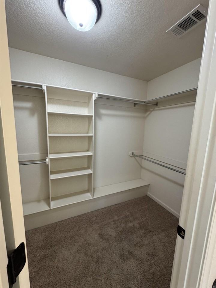 200 Durham Loop - Photo 6 of 20