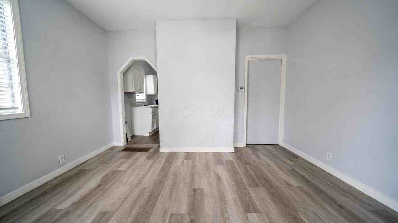411 S Yale Ave - Photo 3 of 14
