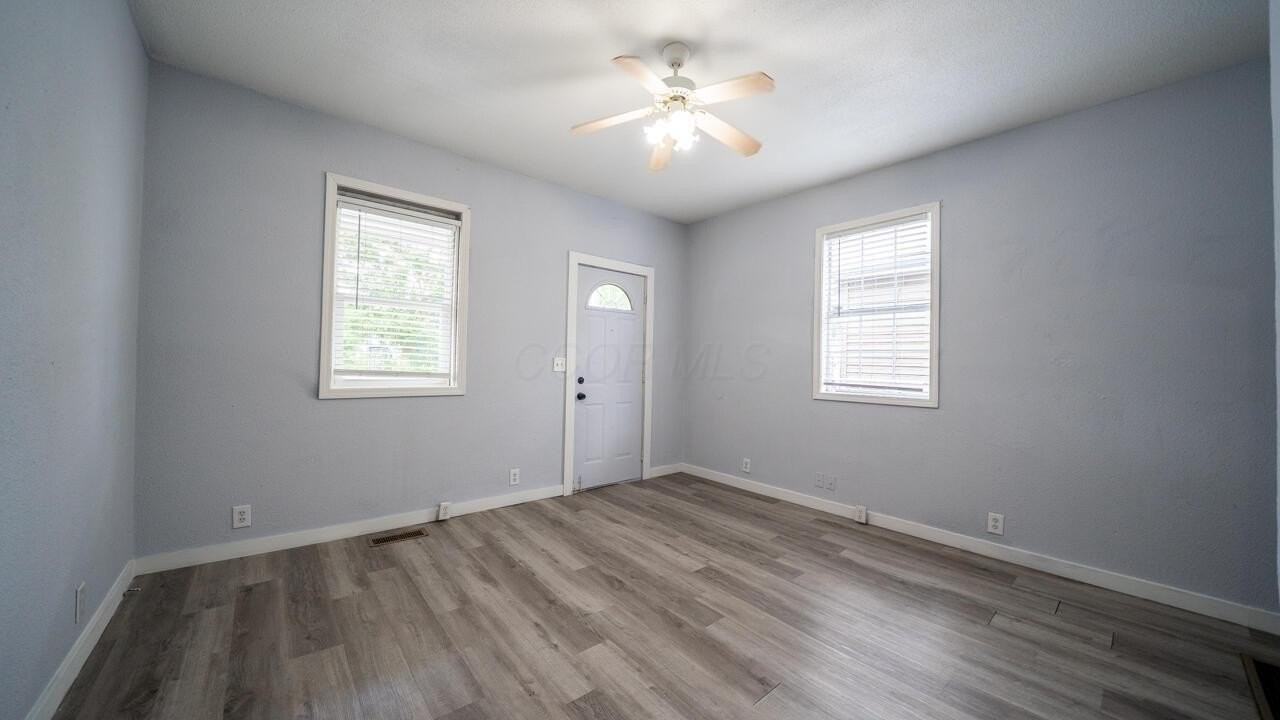 411 S Yale Ave - Photo 4 of 14