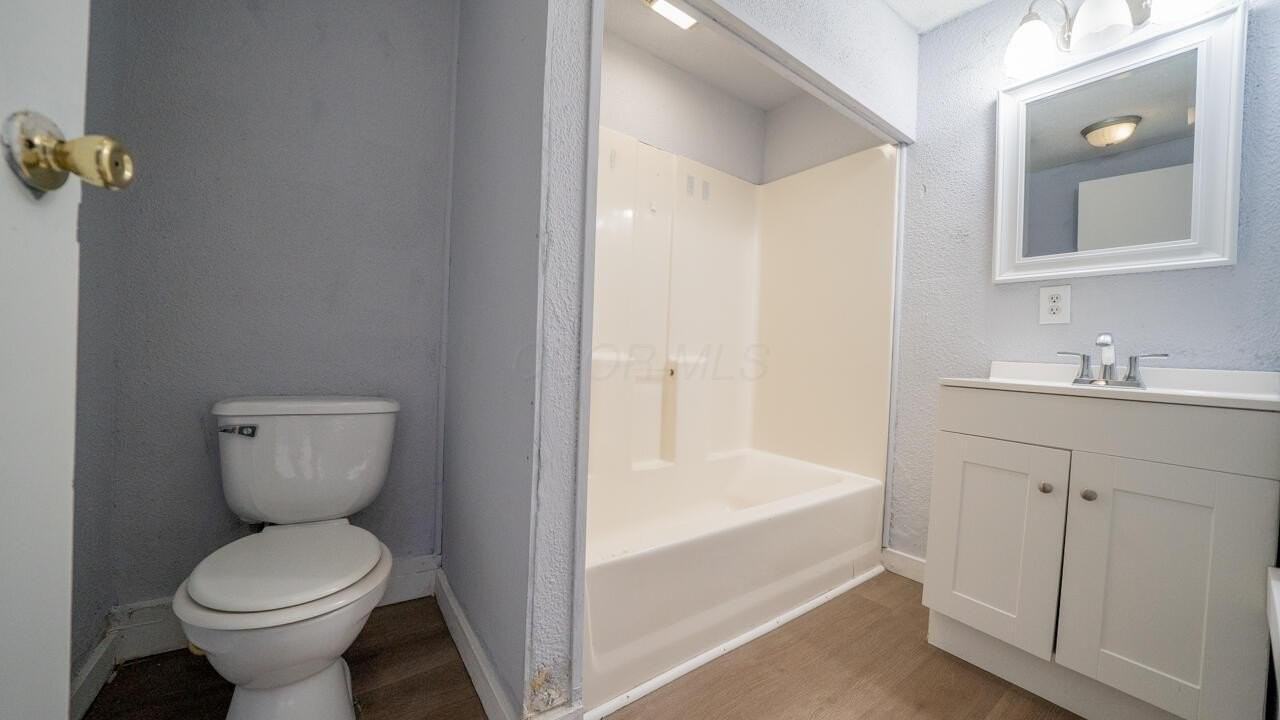 411 S Yale Ave - Photo 5 of 14