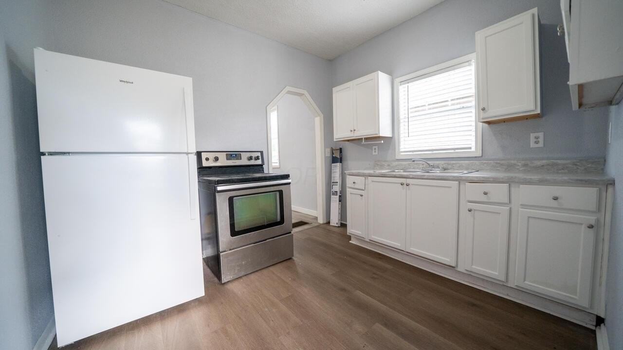 411 S Yale Ave - Photo 6 of 14