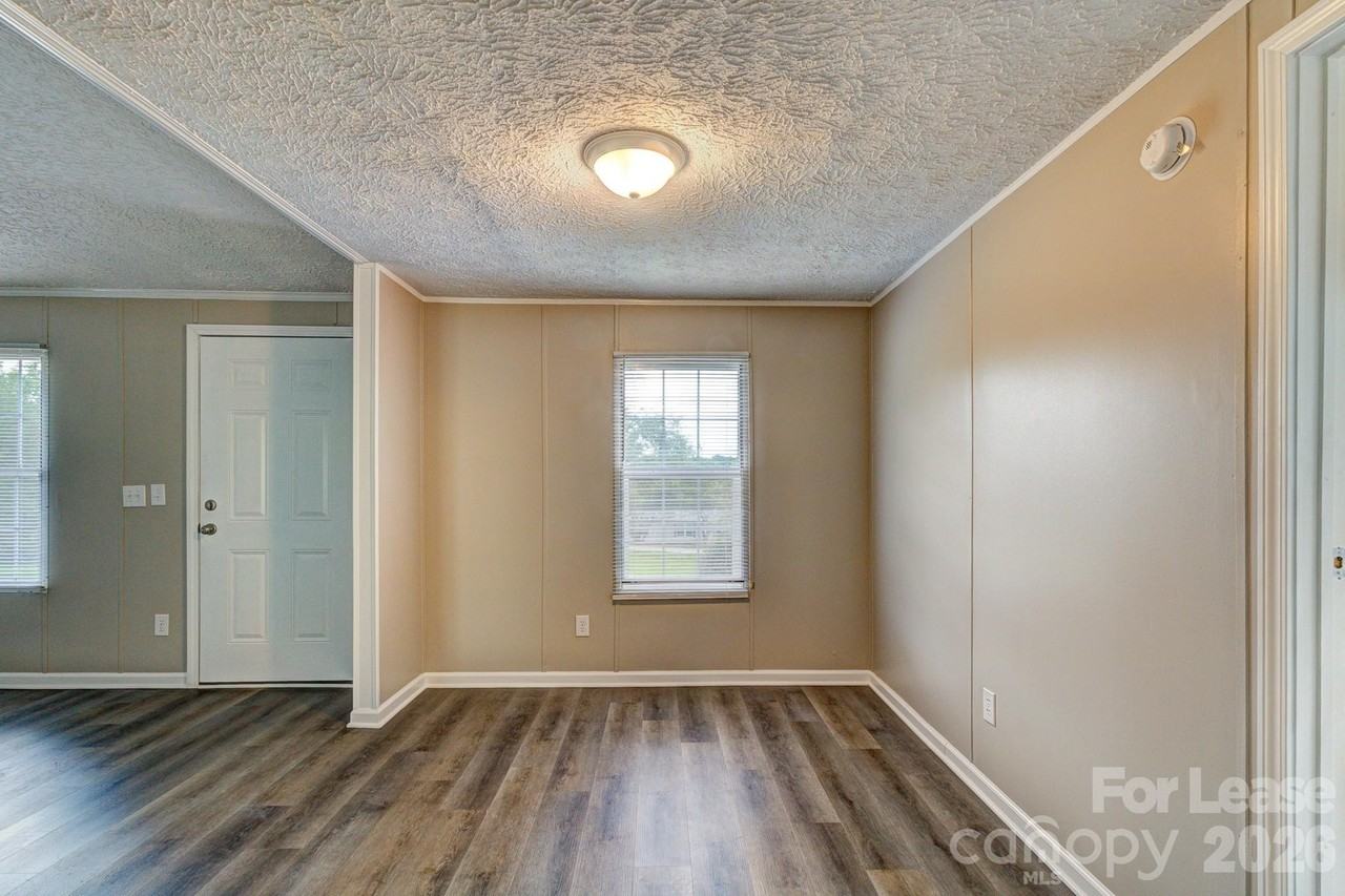 3351 Appletree Ct - Photo 7 of 11