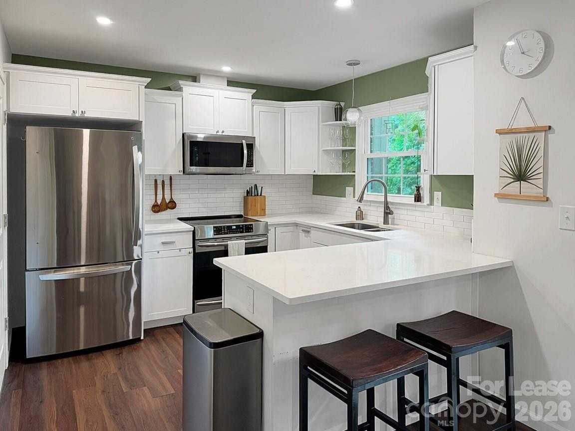 902 Creekside Dr - Photo 7 of 26