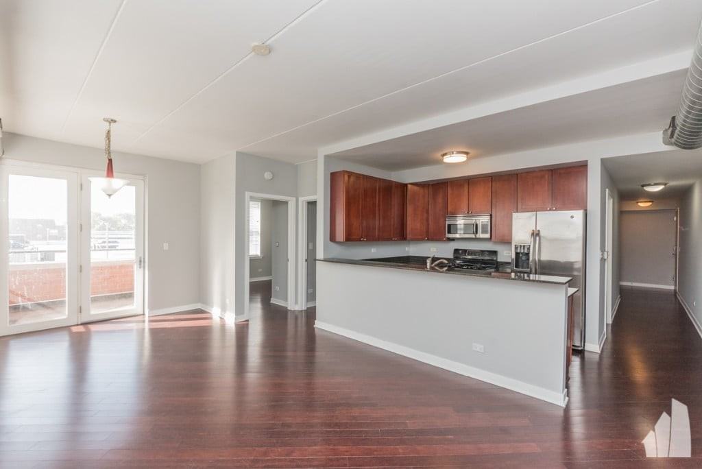 3550 W Montrose Ave #303 - Photo 5 of 18
