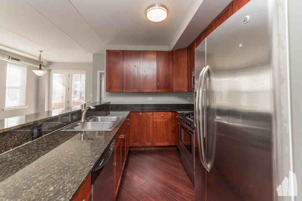 3550 W Montrose Ave #303 - Photo 6 of 18