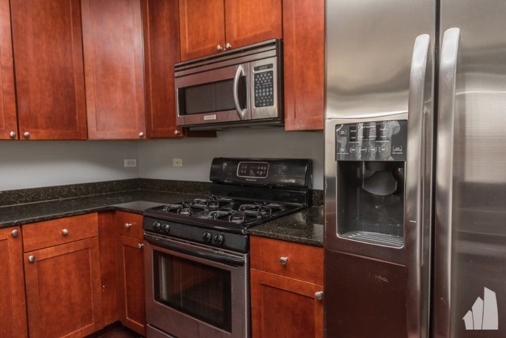 3550 W Montrose Ave #303 - Photo 7 of 18