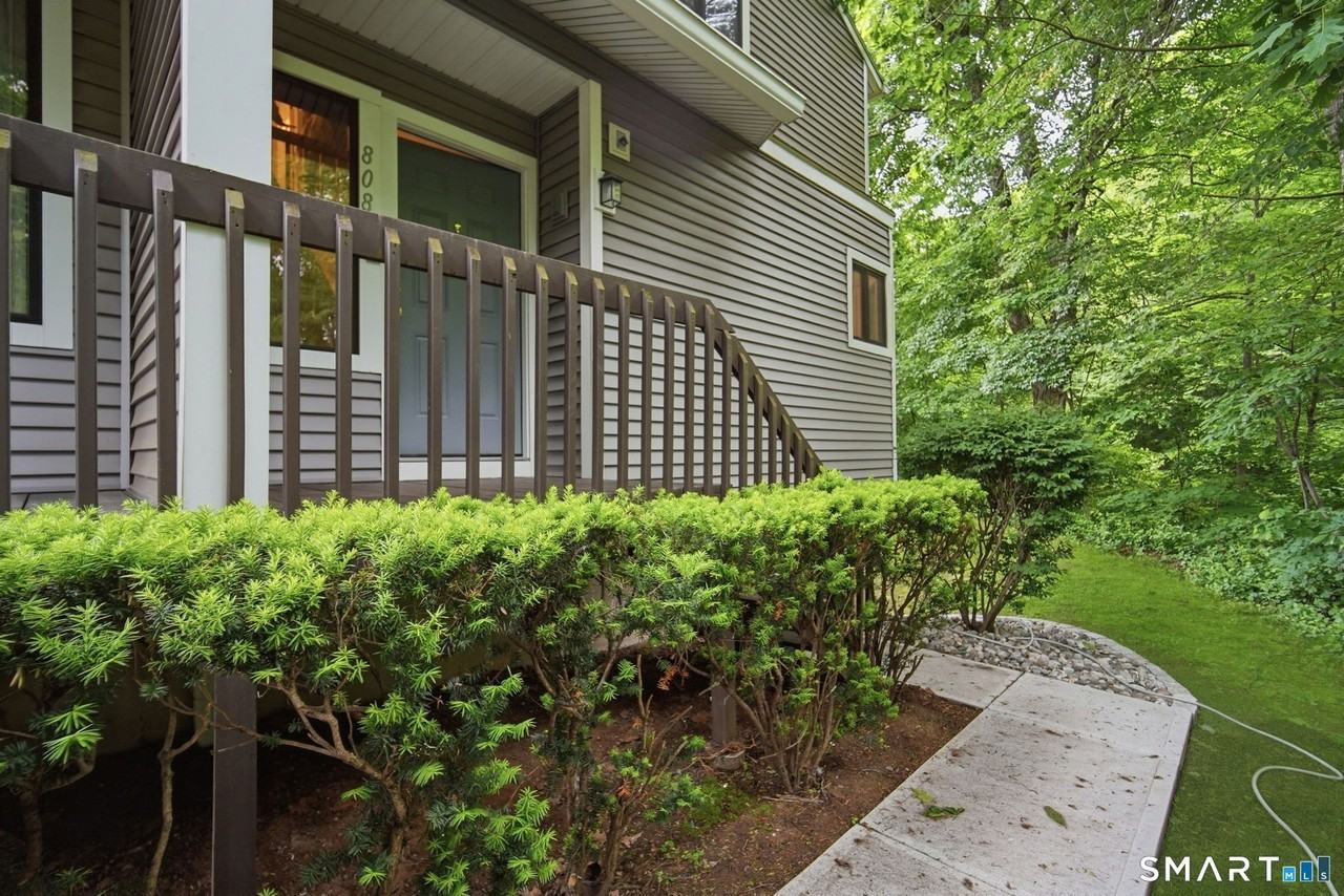 808 Mill Pond Dr #808 - Photo 3 of 26