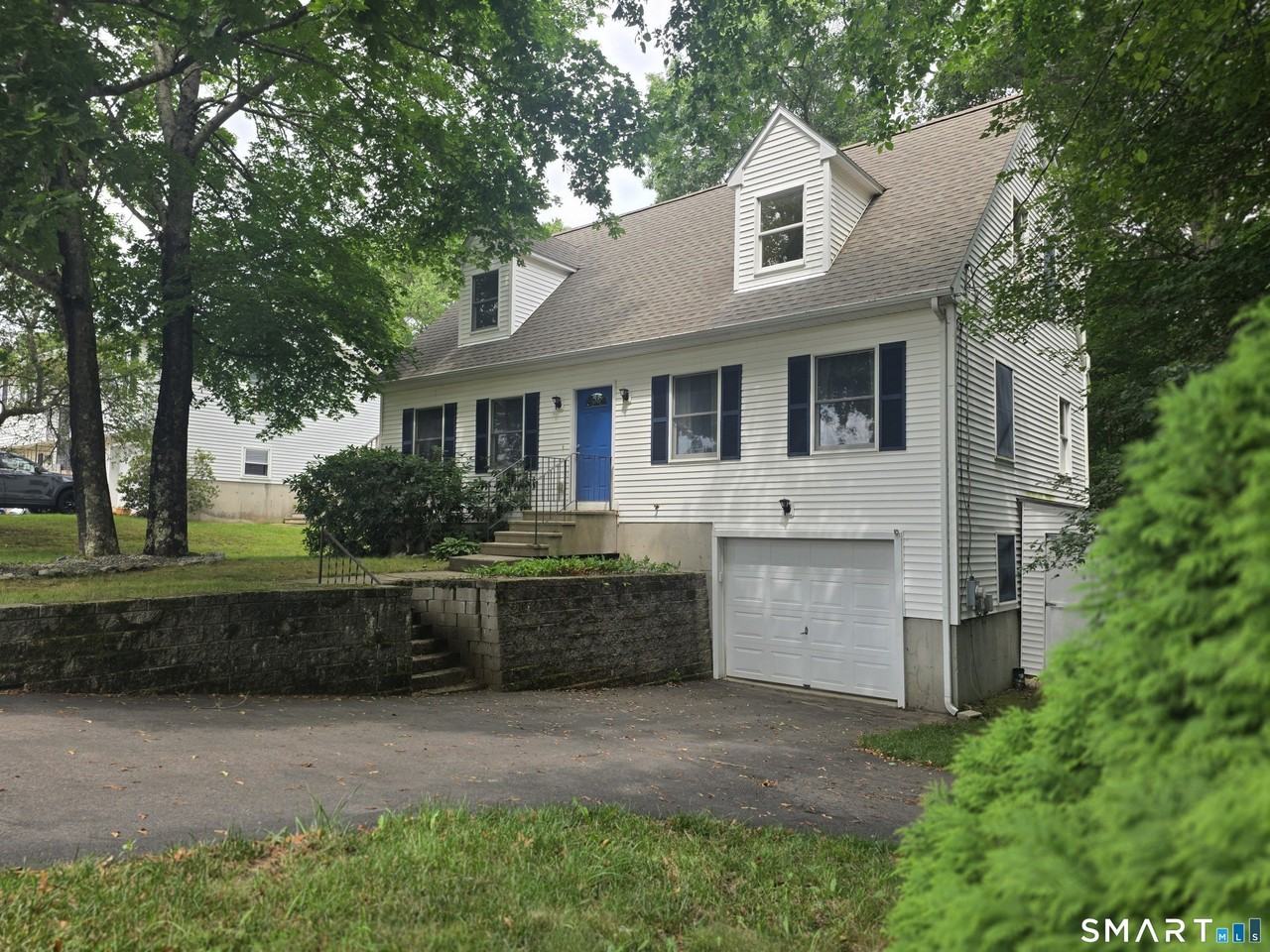 15 Elizabeth Dr - Photo 2 of 29