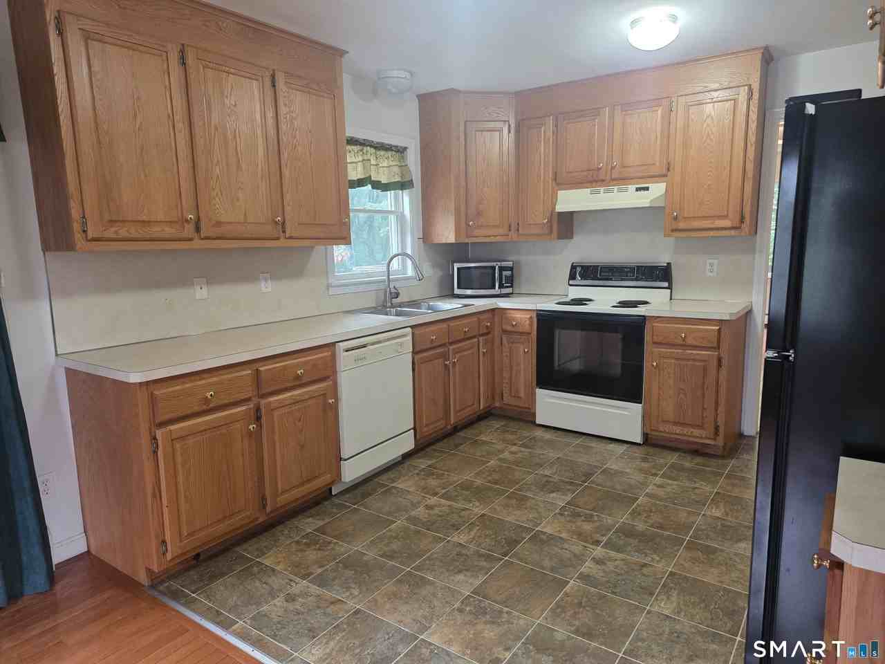 15 Elizabeth Dr - Photo 5 of 29