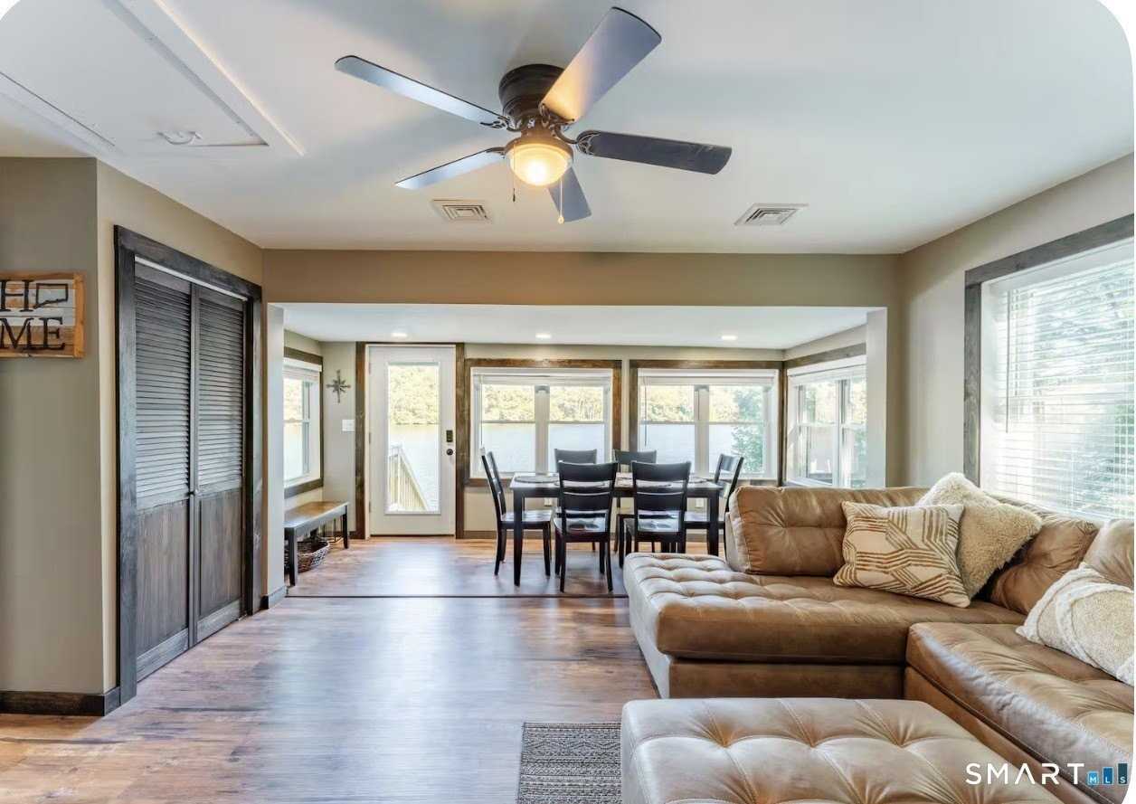 37 Sheldon Cir - Photo 3 of 16