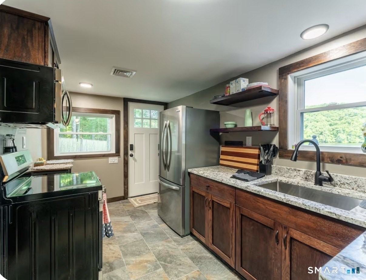 37 Sheldon Cir - Photo 6 of 16