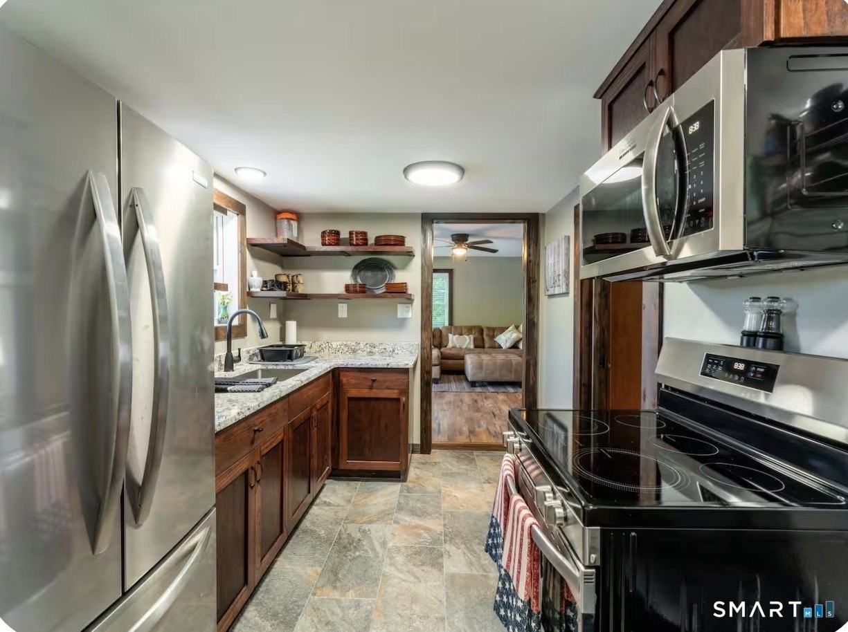 37 Sheldon Cir - Photo 7 of 16