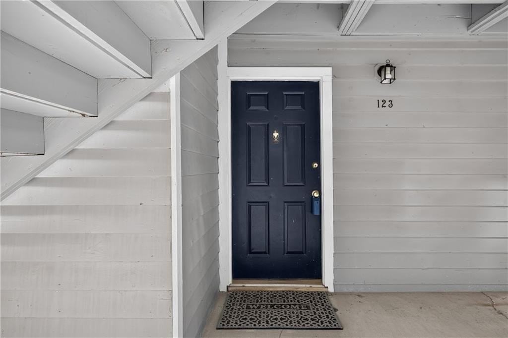 123 Warm Springs Cir - Photo 3 of 30