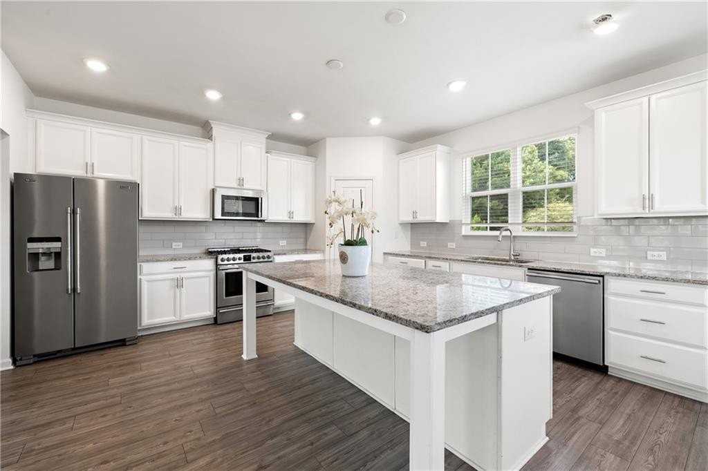 307 Danville Ave - Photo 7 of 25