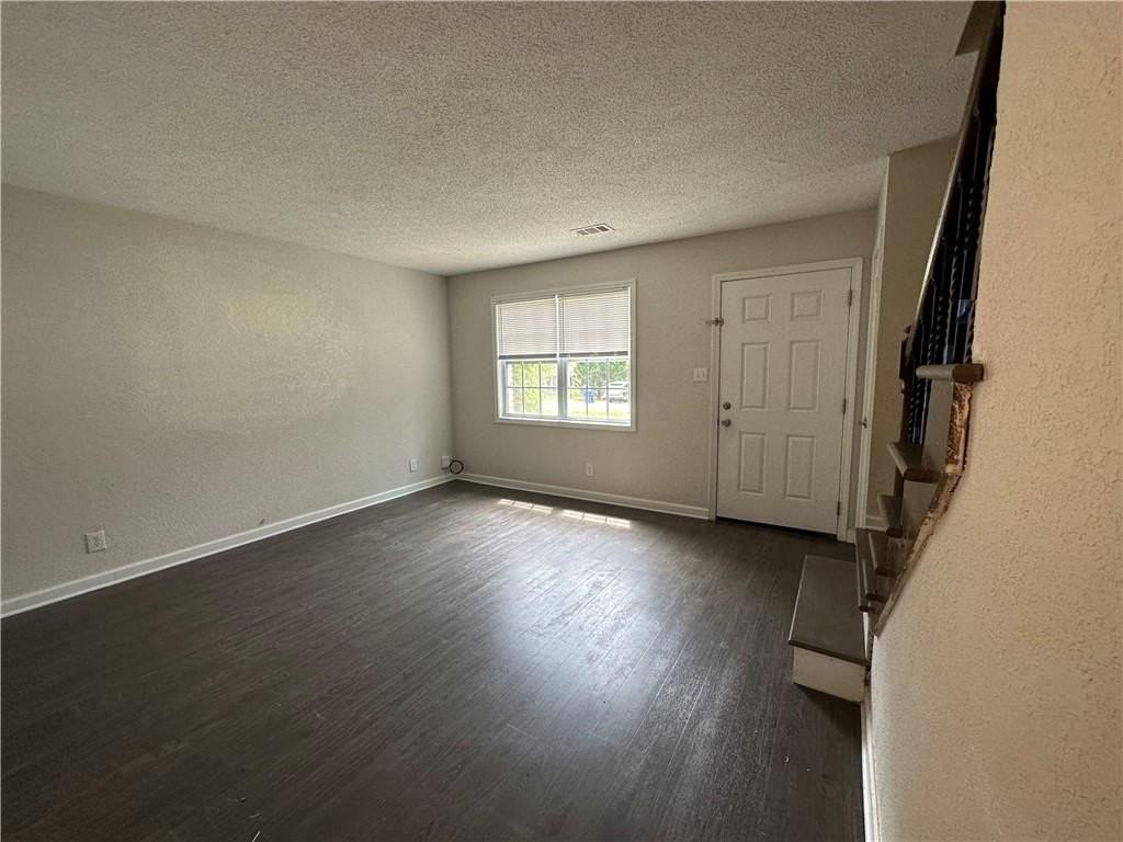 12 Ezzard St - Photo 3 of 15