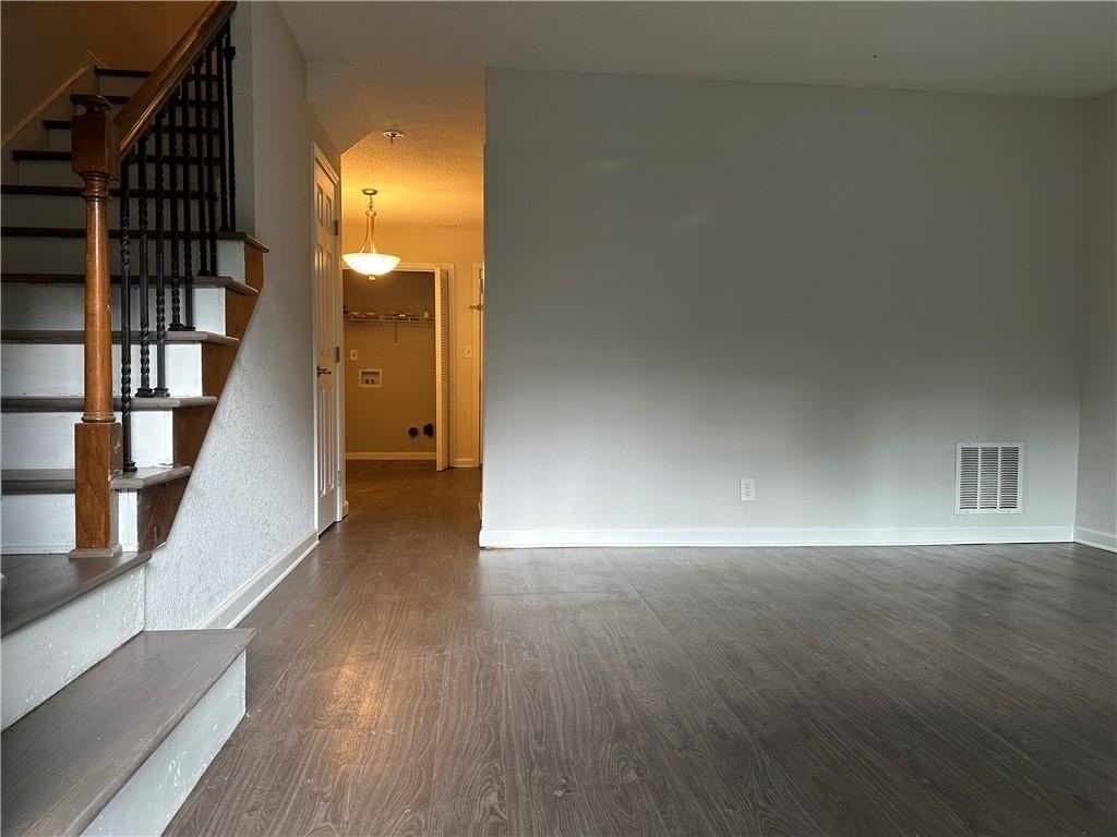 12 Ezzard St - Photo 4 of 15