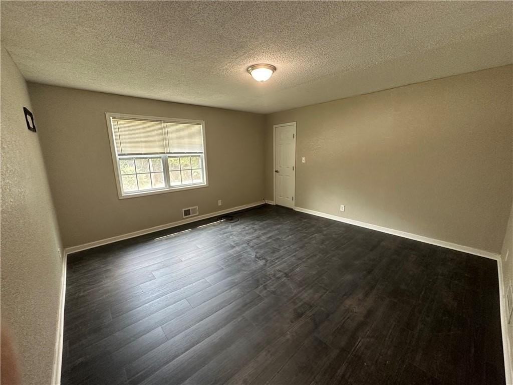 12 Ezzard St - Photo 5 of 15