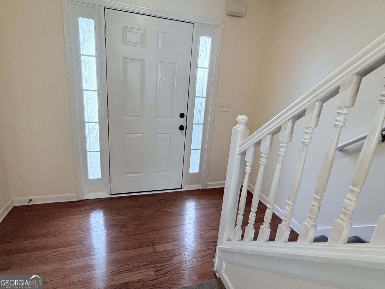 260 Commons Dr - Photo 2 of 14
